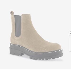 Marc Fisher LTD Lug Bottom Chelsea Bootie. Size 6